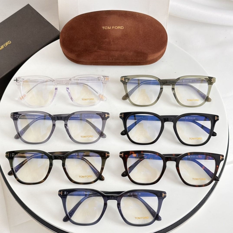 TOM FORD